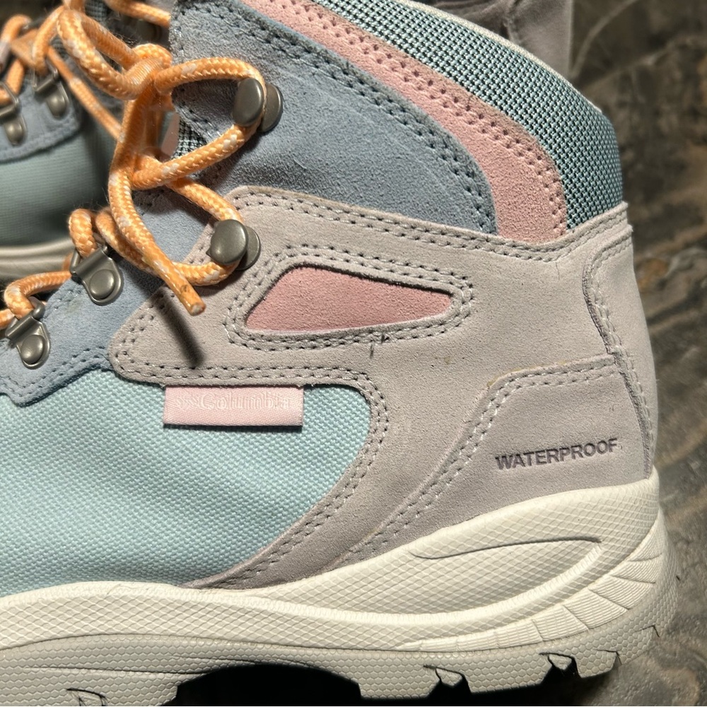 Columbia Women’s Newton Ridge Plus Waterproof Amped Hiking Boots Sz 10 Ice Blue - Picture 6 of 8